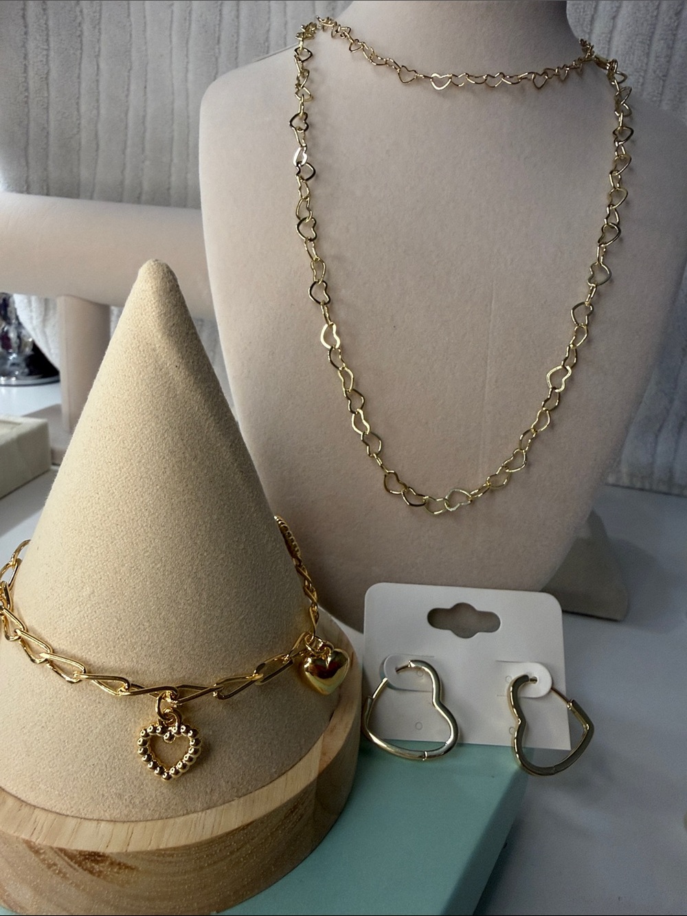 HEART ❤️ BUNDLE. Necklace, Bracelets and Earrings!!